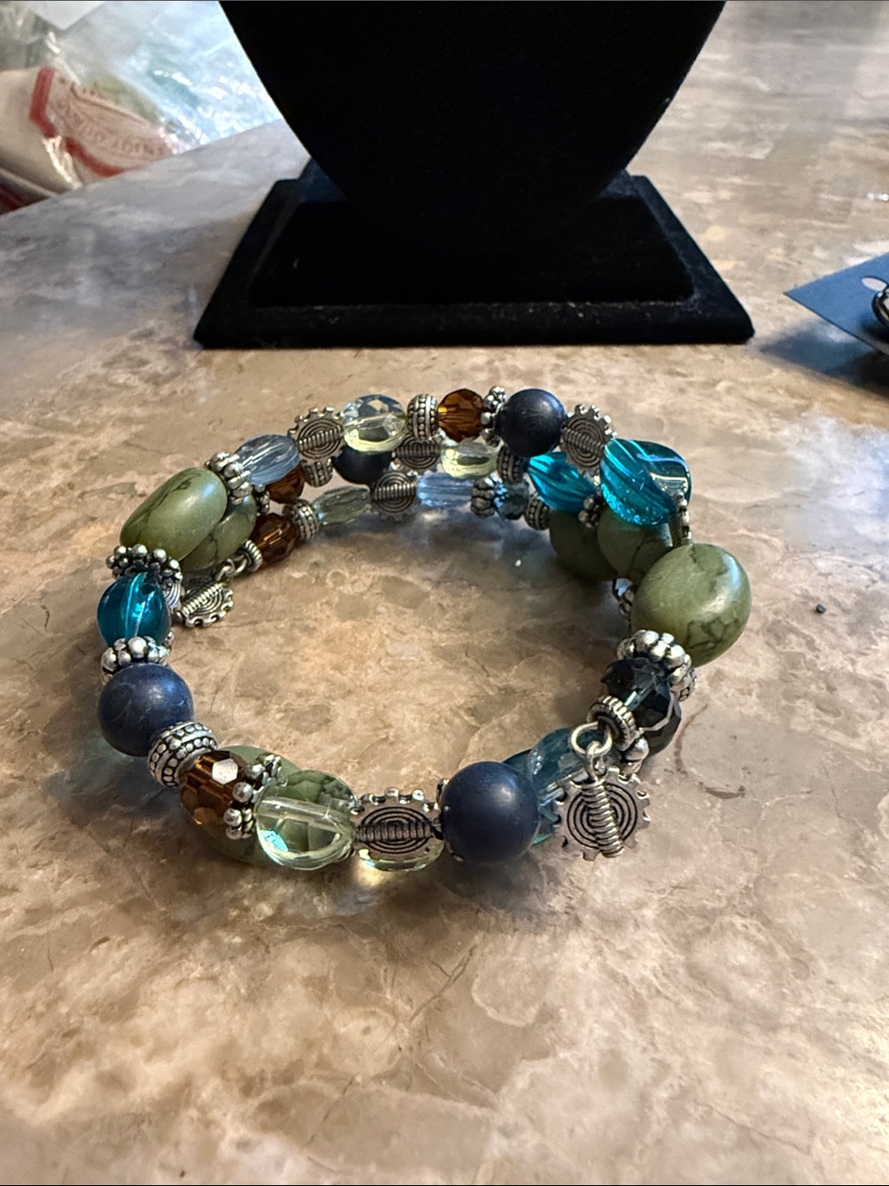 Vintage premier designs, glass beaded Silvertone wrap one size fits all bracelet